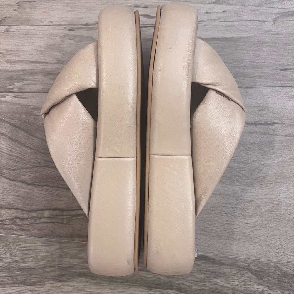 Clergerie Cream Minimalist Mules with Cushioned Footbed Size 37.5 - Picture 3 of 4